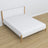 Tweepersoonsbed wit-eiken in slaapkamer – inrichting met beddengoed, scandi stijl