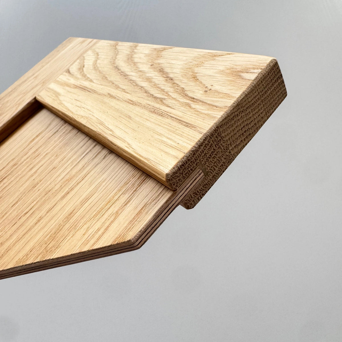 Oak front sample Nizio – available wood finishes
