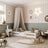 Laag bed wit in slaapkamer – Scandinavische inrichting, houten