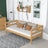 Houten slaapbank naturel grenen in kinderkamer – Scandinavische styling