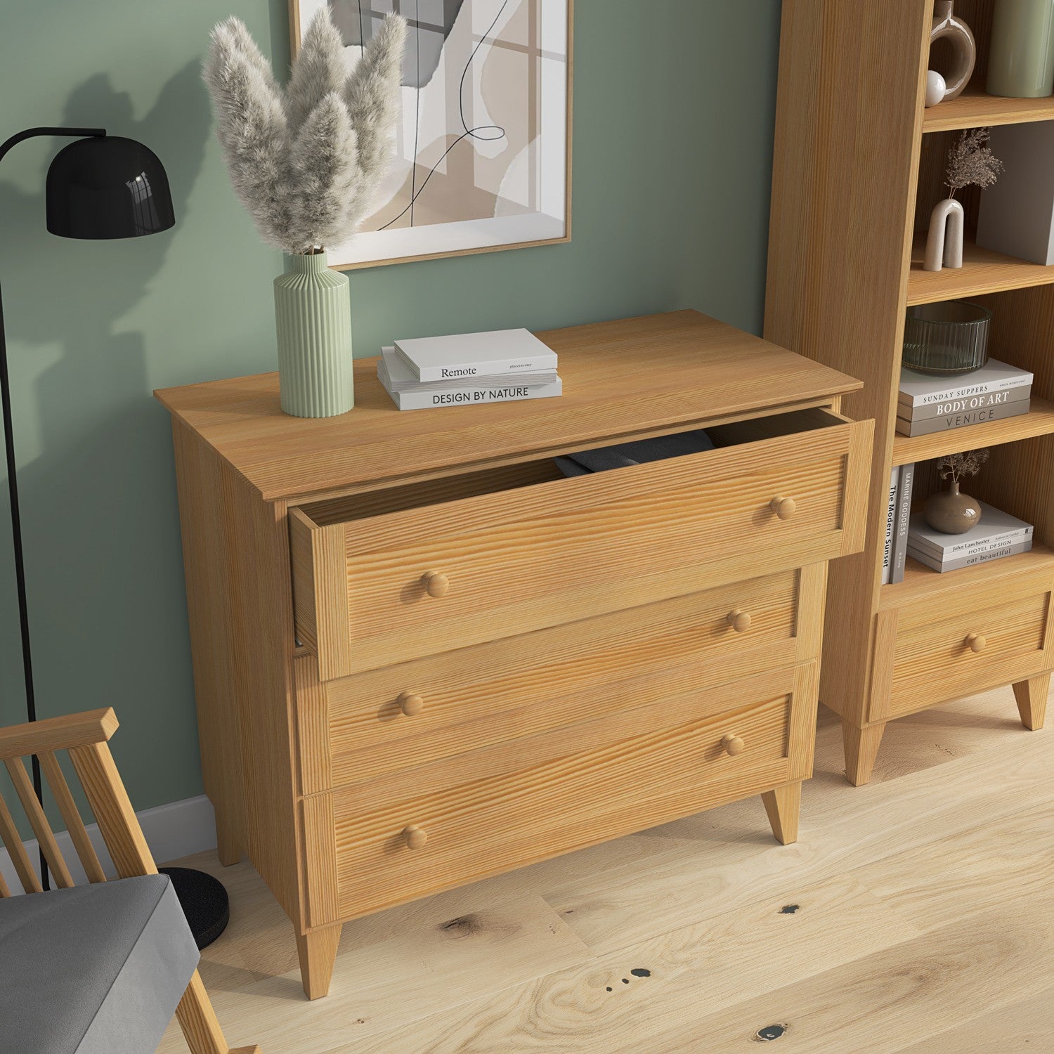 Chest of drawers 3S natural pine wood – side view, compact structure