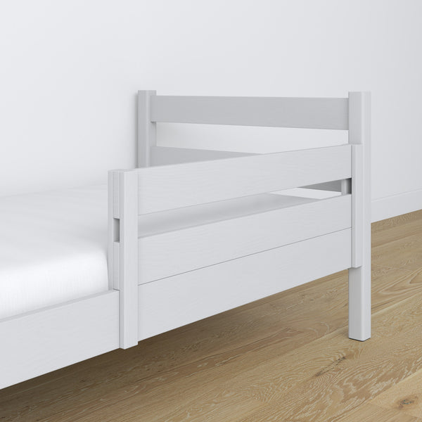 Bedhek houten grijs in kinderbed – scandi inrichting