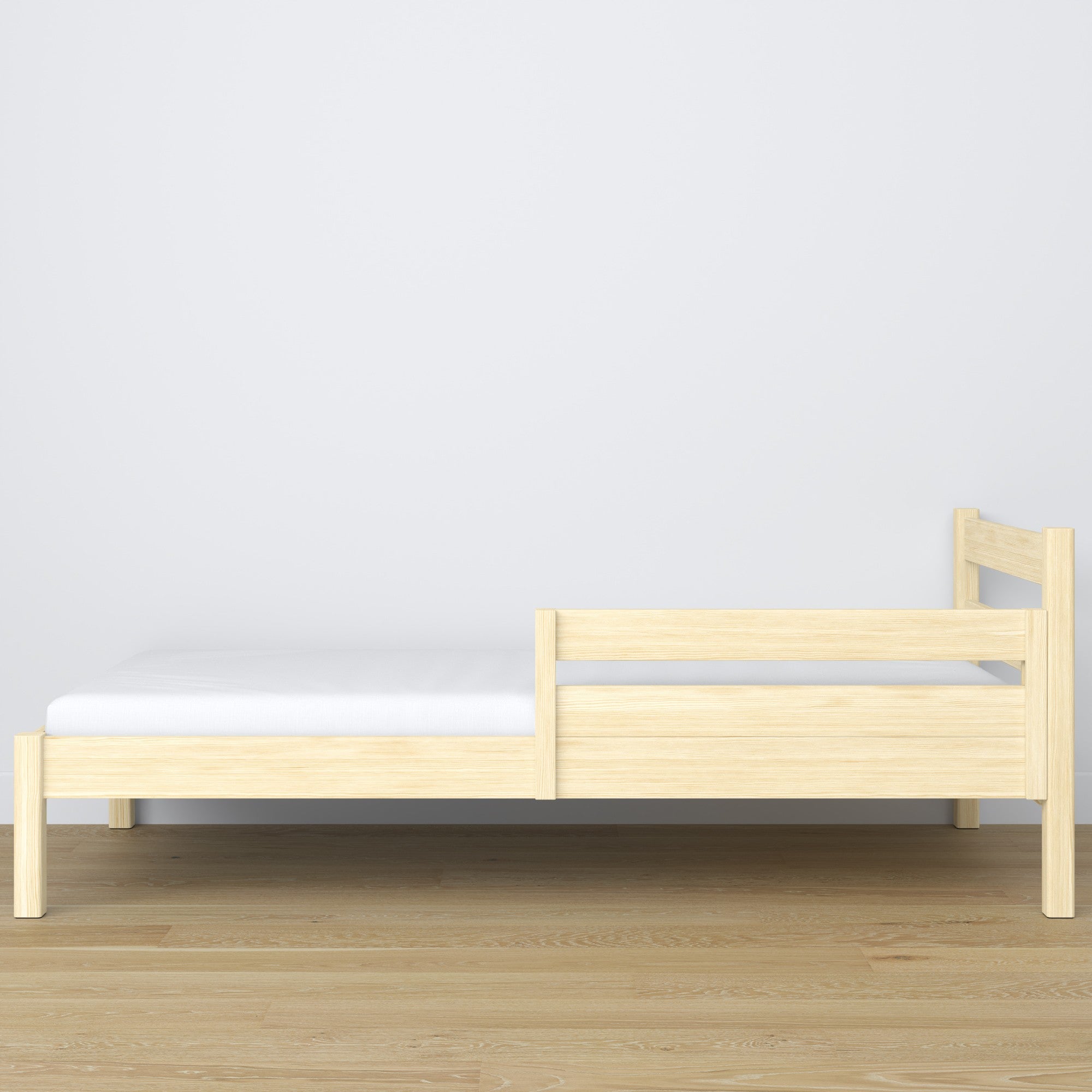Houten beschermingsbedhekje transparant grenen in kinderbed – scandi inrichting