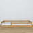 Laag bed naturel eiken in slaapkamer – Scandinavische inrichting, eikenhouten